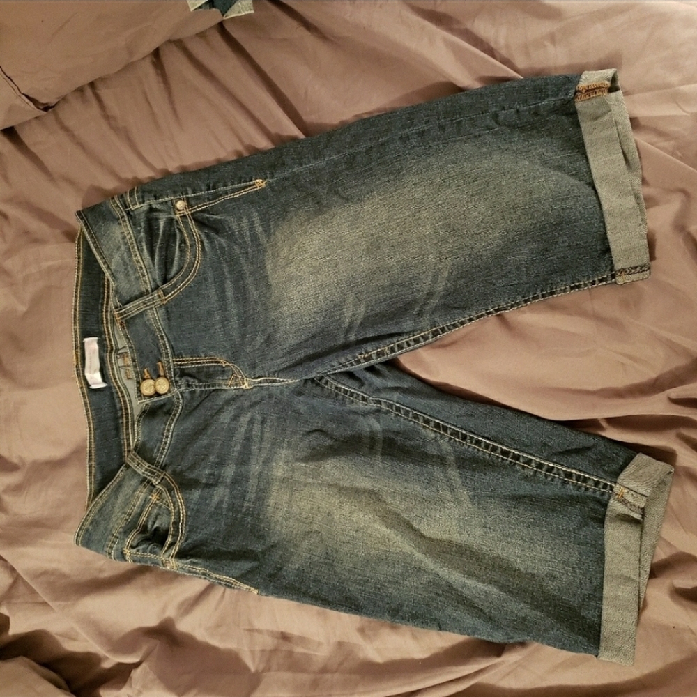 capris